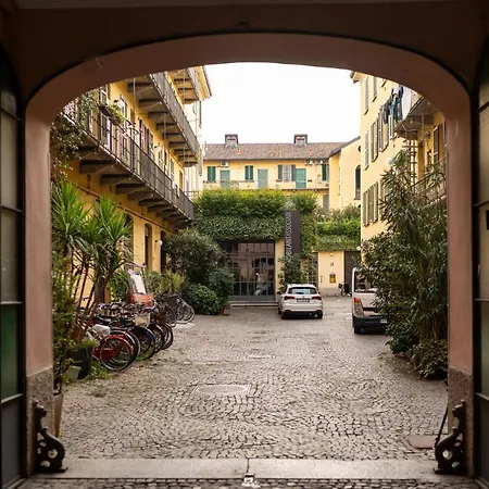 Apartment Loft Navigli Porta Genova Milan